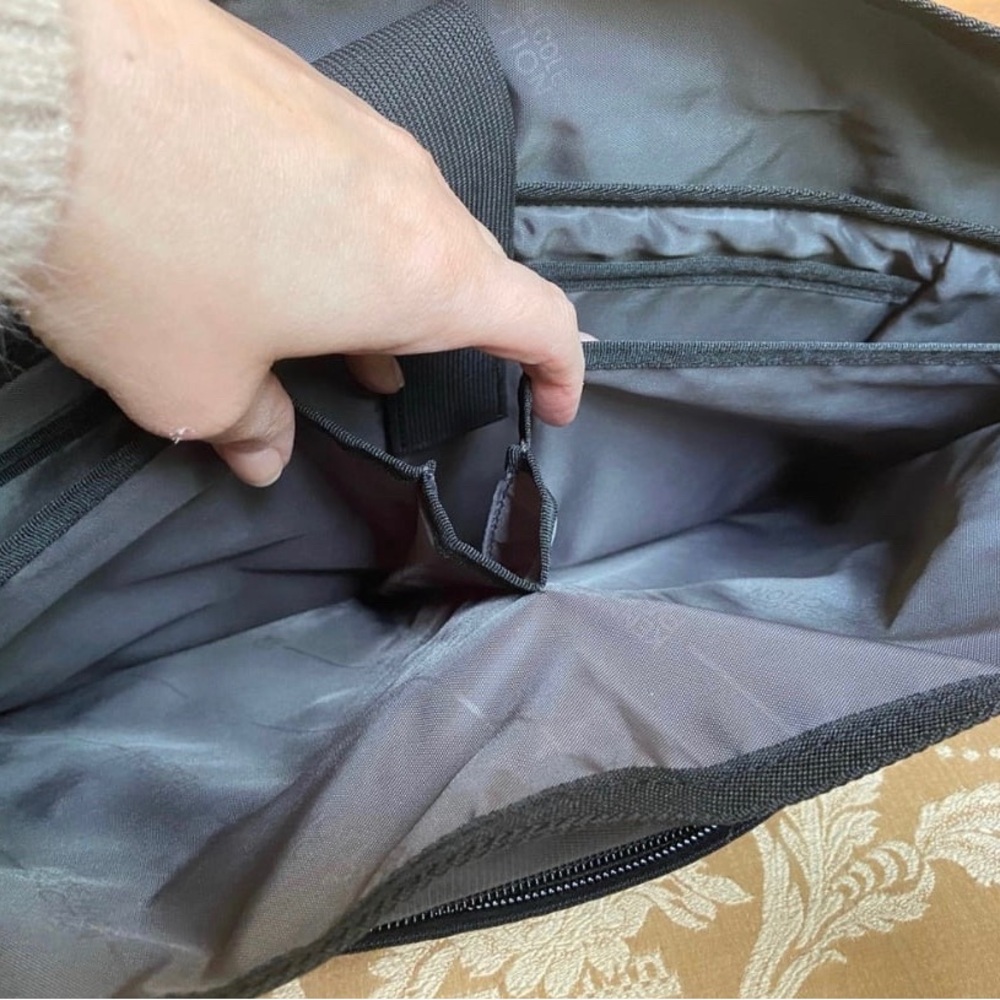 NWT Kenneth Cole Reaction Black and Gray Messenger / Laptop Bag - Picture 9 of 11